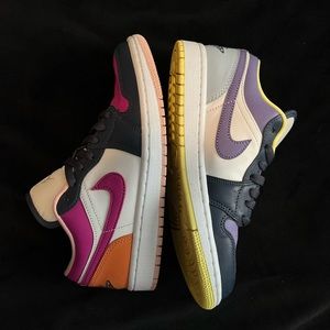 Used Jordan 1 Low - Purple Magenta